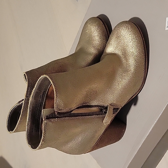 BP Gold Trolley Booties genuine leather ankle boots size 8 or 7.5 - Picture 3 of 5